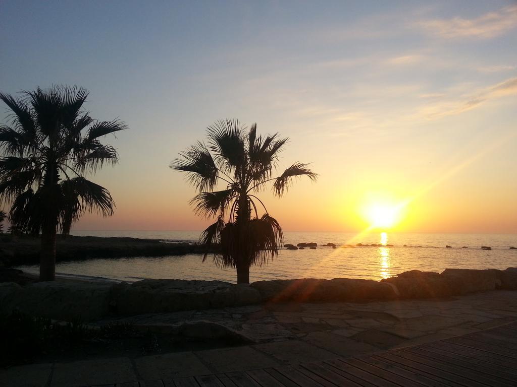 Faros Beach Paphos Extérieur photo